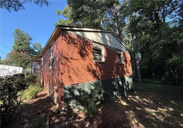 Photo 4 of Single family home for sale at 264 Nw Fairburn Rd Nw, Atlanta, GA 30331 | MLS# 7823461 | Listing updated on 2026-09-12