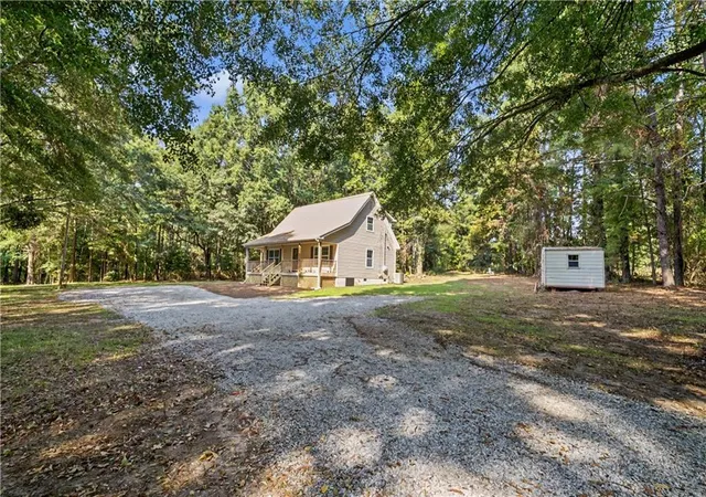 Photo 2 of Single family home for sale at 3797 Jonathans Roost Rd, Williamson, GA 30292 | MLS# 7827893 | Listing updated on 2026-09-11