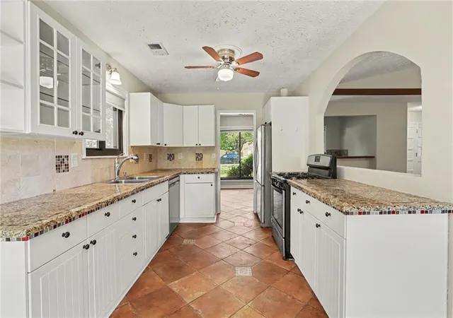 Photo 2 of Sale Pending at 10900 Spotted Pony Trl, Johns Creek, GA 30022 | MLS# 7819956 | Listing updated on 2026-10-06