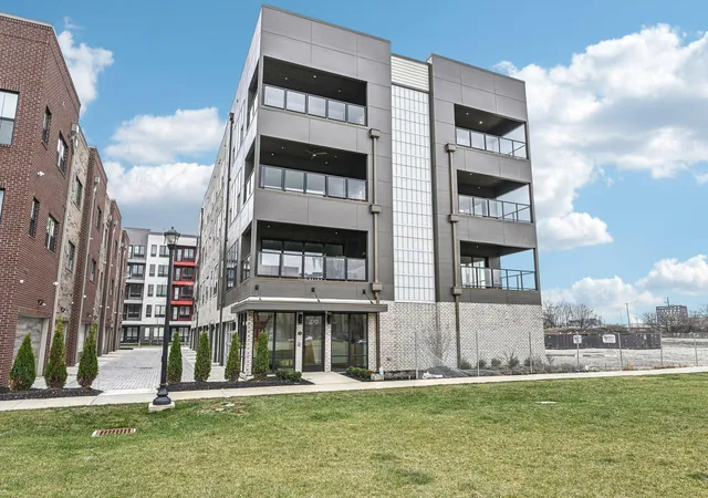 2nd image of 270 Dickenson St #302, Columbus, OH 43215 | MLS# 226005657