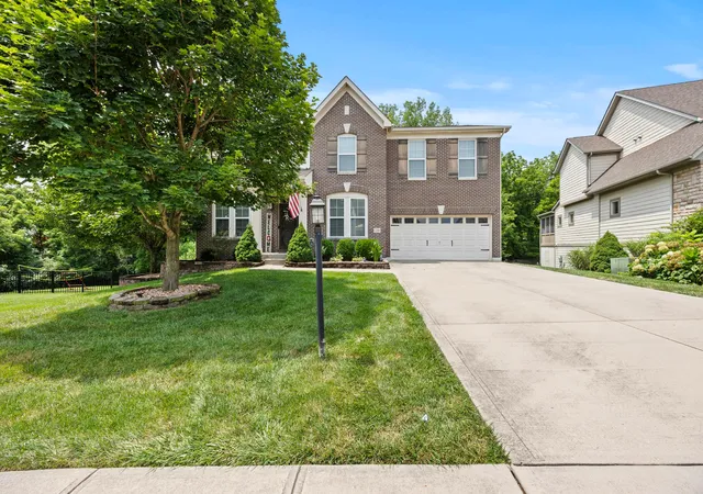 2nd image of 210 Blue Jacket Cir, Pickerington, OH 43147 | MLS# 226030178