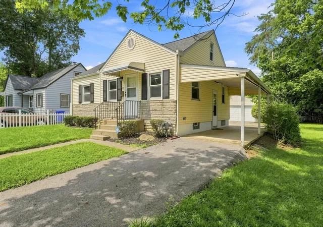 Photo 1 of Single family home for sale at 374 Rosslyn Ave, Columbus, OH 43214 | MLS# 226030324 | Listing updated on 2026-09-13