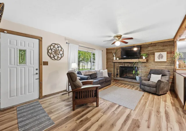 Photo 3 of Single family home for sale at 1310 Manor Dr, Columbus, OH 43232 | MLS# 226031023 | Listing updated on 2026-09-04