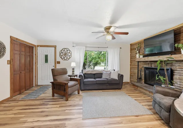 Photo 3 of Single family home for sale at 1310 Manor Dr, Columbus, OH 43232 | MLS# 226031023 | Listing updated on 2026-09-04