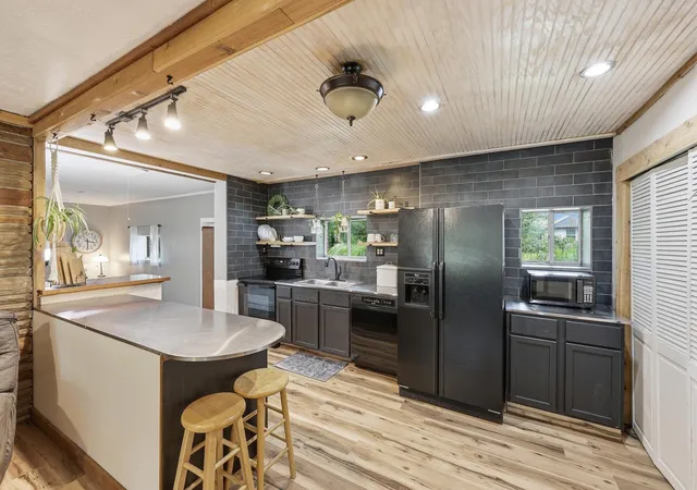 Photo 4 of Single family home for sale at 1310 Manor Dr, Columbus, OH 43232 | MLS# 226031023 | Listing updated on 2026-09-04