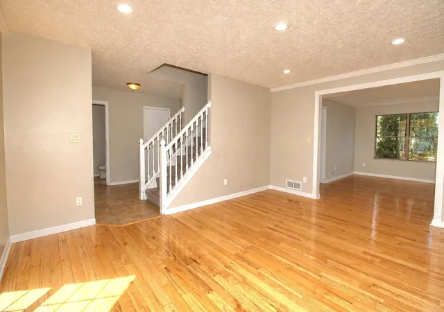 Photo 4 of Single family home for sale at 2515 Pressmen Dr, Hilliard, OH 43026 | MLS# 226030845 | Listing updated on 2026-10-06