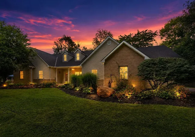 1st image of 5440 Pleasant Valley Rd Sw, Lancaster, OH 43130 | MLS# 226030993