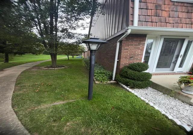 2nd image of 431 Pamlico St #JL8, Columbus, OH 43228 | MLS# 226031588