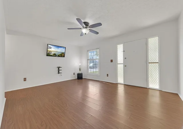 Photo 2 of Condo for sale at 631 Simbury St, Columbus, OH 43228 | MLS# 226032999 | Listing updated on 2026-08-31