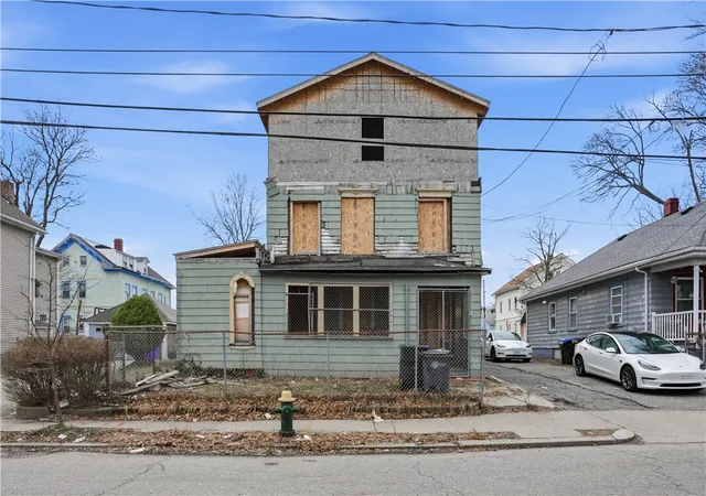 Photo 1 of Sale Pending at 102 Superior St, Providence, RI 02907 | MLS# 1409277 | Listing updated on 2026-09-15