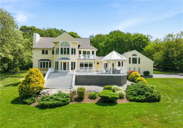 Photo 3 of Single family home for sale at 38 Gondola Ave, Jamestown, RI 02835 | MLS# 1414056 | Listing updated on 2026-08-30