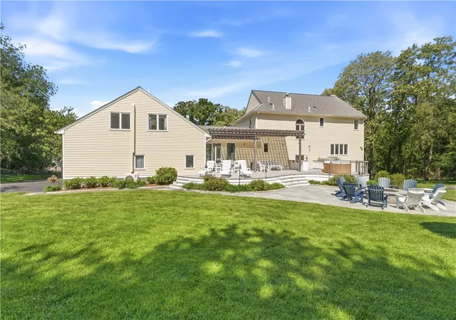 Photo 3 of Single family home for sale at 38 Gondola Ave, Jamestown, RI 02835 | MLS# 1414056 | Listing updated on 2026-08-30