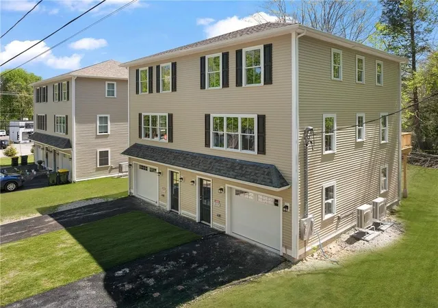 Photo 3 of Condo for sale at 40 Farnum Pike #3, Smithfield, RI 02917 | MLS# 1415754 | Listing updated on 2026-08-29