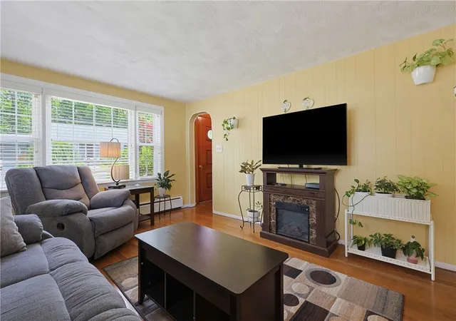 Photo 3 of Sale Pending at 25 Hunter Dr, Cumberland, RI 02864 | MLS# 1416581 | Listing updated on 2026-08-30