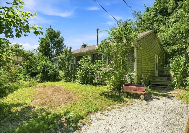 Photo 2 of Single family home for sale at 54 Narragansett Blvd, Portsmouth, RI 02871 | MLS# 1418472 | Listing updated on 2026-08-30