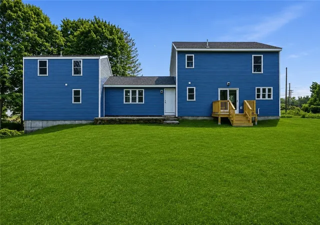 Photo 5 of Single family home for sale at 533 Scituate Ave, Cranston, RI 02921 | MLS# 1418966 | Listing updated on 2026-08-30