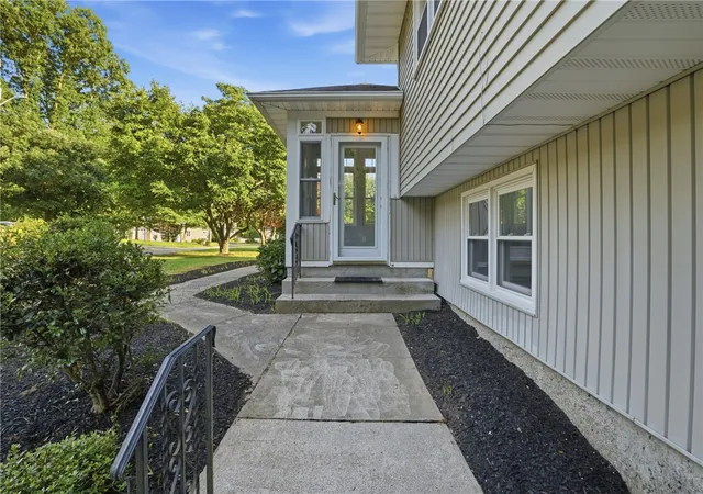 Photo 4 of Single family home for sale at 285 Angell Rd, Lincoln, RI 02865 | MLS# 1419169 | Listing updated on 2026-08-29