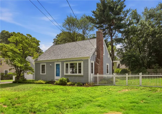 Photo 2 of Single family home for sale at 26 Roberta Dr, Barrington, RI 02806 | MLS# 1420126 | Listing updated on 2026-08-30