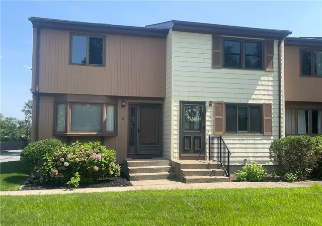 Photo 2 of Sale Pending at 275 Grotto Ave #7, Pawtucket, RI 02860 | MLS# 1420440 | Listing updated on 2026-09-15