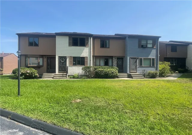 Photo 3 of Sale Pending at 275 Grotto Ave #7, Pawtucket, RI 02860 | MLS# 1420440 | Listing updated on 2026-09-15