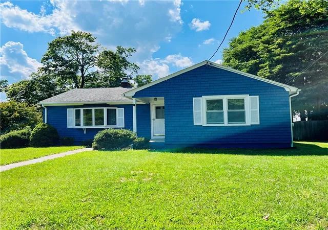 Photo 2 of Single family home for sale at 15 Washington Rd, Barrington, RI 02806 | MLS# 1420521 | Listing updated on 2026-08-29