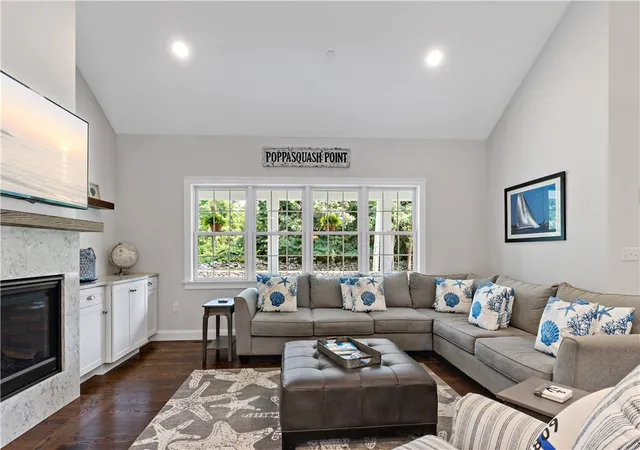 Photo 5 of Single family home for sale at 206 Poppasquash Rd, Bristol, RI 02809 | MLS# 1420575 | Listing updated on 2026-08-30
