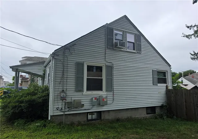 Photo 3 of Single family home for sale at 142 Rutland St, Woonsocket, RI 02895 | MLS# 1420852 | Listing updated on 2026-08-30