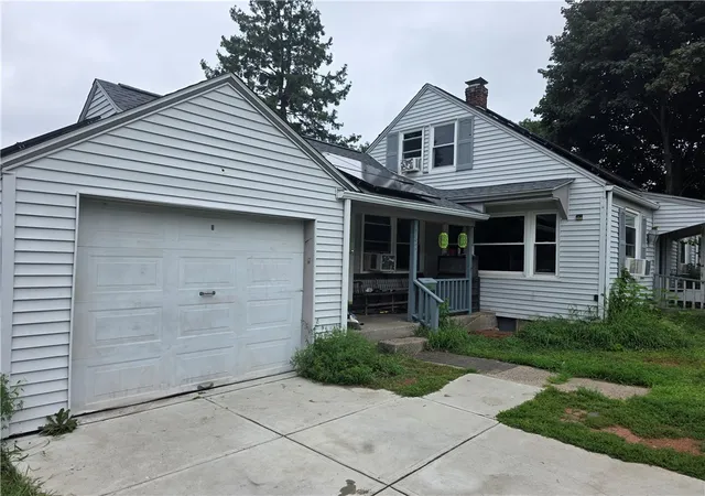 Photo 4 of Single family home for sale at 142 Rutland St, Woonsocket, RI 02895 | MLS# 1420852 | Listing updated on 2026-08-30