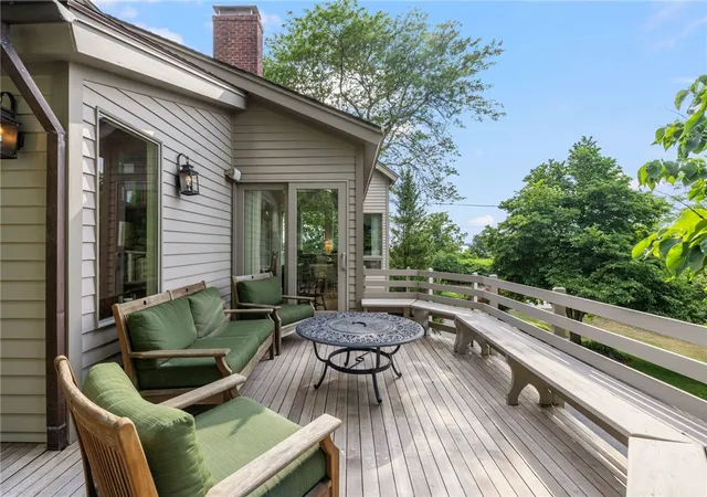 Photo 4 of Single family home for sale at 10 Nayatt Rd, Barrington, RI 02806 | MLS# 1420904 | Listing updated on 2026-08-29