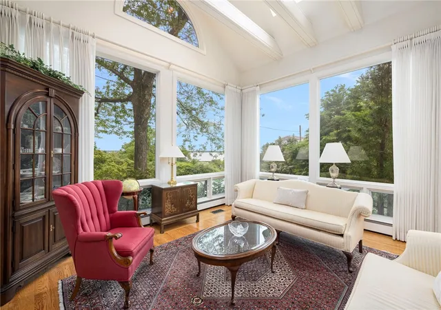 Photo 5 of Single family home for sale at 10 Nayatt Rd, Barrington, RI 02806 | MLS# 1420904 | Listing updated on 2026-08-29