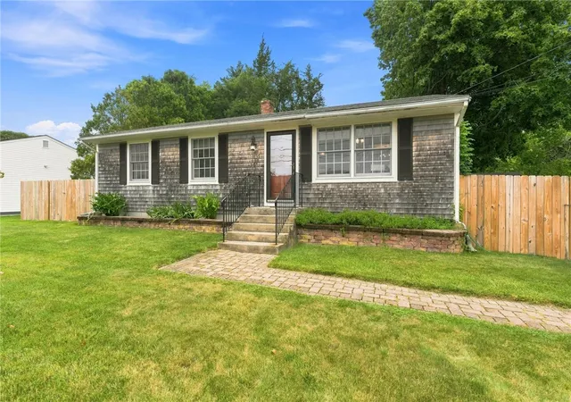 Photo 3 of Sale Pending at 39 River St, Bristol, RI 02809 | MLS# 1420841 | Listing updated on 2026-08-30