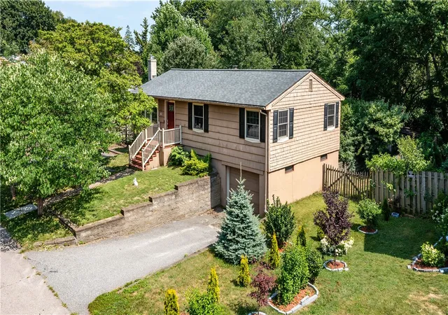 Photo 4 of Sale Pending at 41 Mount View Ave, North Kingstown, RI 02852 | MLS# 1420974 | Listing updated on 2026-08-30