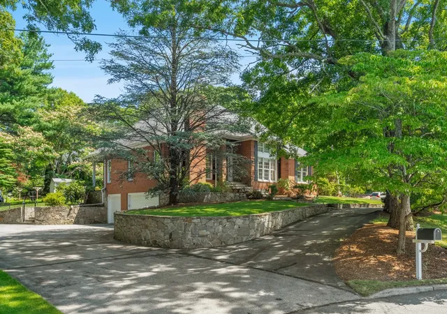 Photo 3 of Sale Pending at 1 Mulberry Ct, East Greenwich, RI 02818 | MLS# 1420993 | Listing updated on 2026-08-29