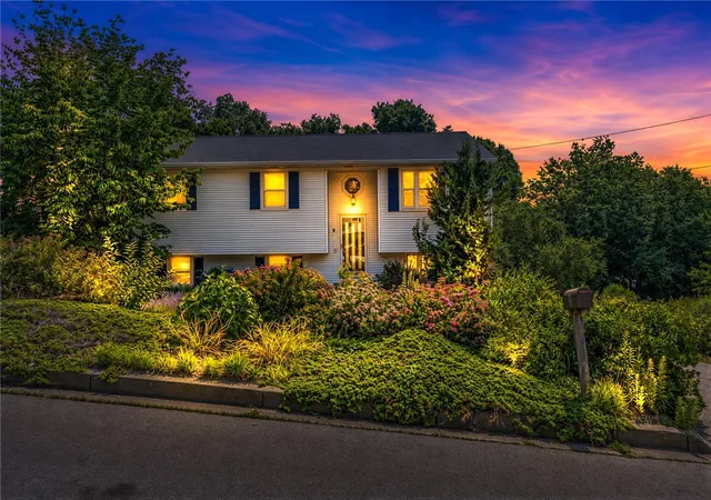 Photo 1 of Single family home for sale at 8 Bratt Ln, West Warwick, RI 02893 | MLS# 1421361 | Listing updated on 2026-08-29
