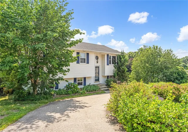 Photo 2 of Single family home for sale at 8 Bratt Ln, West Warwick, RI 02893 | MLS# 1421361 | Listing updated on 2026-08-29