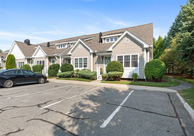 Photo 4 of Condo for sale at 500 Mendon Rd #11, Cumberland, RI 02864 | MLS# 1421943 | Listing updated on 2026-08-30