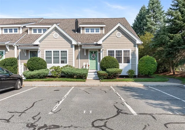 Photo 5 of Condo for sale at 500 Mendon Rd #11, Cumberland, RI 02864 | MLS# 1421943 | Listing updated on 2026-08-30