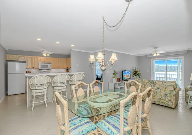 Listing Photo 5 - Condo for sale in building located at 4366 Rivergate Ln, Little River, SC 29566 - Unit #401