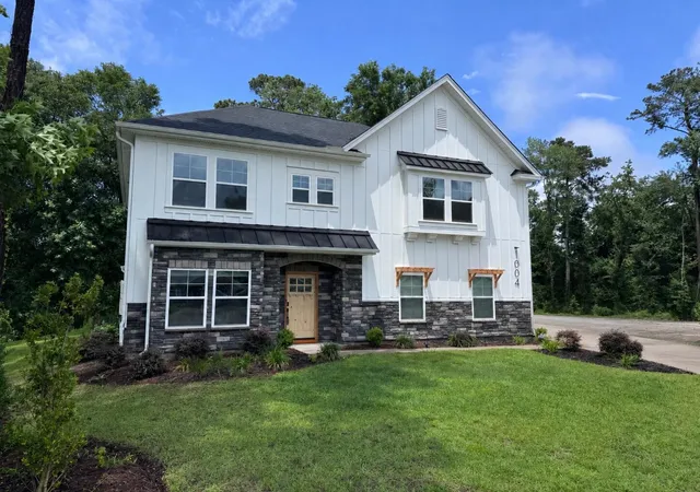 Photo 4 of Single family home for sale at 1004 Maccoa Dr, Conway, SC 29526 | MLS# 2618187 | Listing updated on 2026-08-30