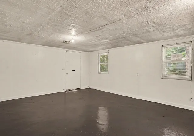 Photo 4 of Single family home for sale at 411 E Wine St, Mullins, SC 29574 | MLS# 2620367 | Listing updated on 2026-08-19