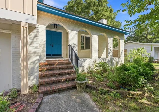 Photo 2 of Single family home for sale at 462 Lakeshore Dr, Pawleys Island, SC 29585 | MLS# 2620895 | Listing updated on 2026-08-29