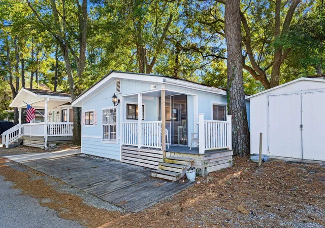 Photo 3 of Manufactured home for sale at 6001 1401a S Kings Hwy, Myrtle Beach, SC 29575 | MLS# 2621436 | Listing updated on 2026-08-29