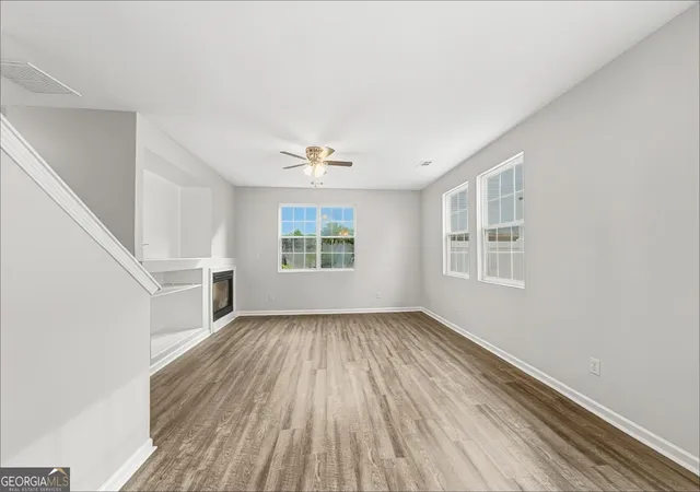 Photo 3 of Single family home for sale at 296 Hiawassee Dr, Woodstock, GA 30188 | MLS# 10836029 | Listing updated on 2026-10-10