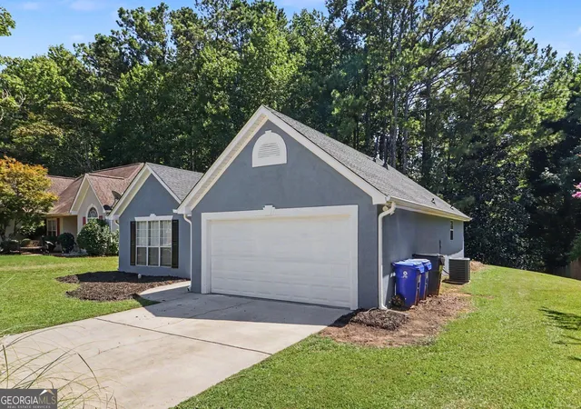 Photo 2 of Single family home for sale at 140 Cannon Dr, Fayetteville, GA 30214 | MLS# 10828778 | Listing updated on 2026-09-17