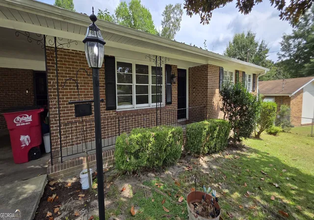 Photo 3 of Single family home for sale at 2672 Kent Dr, Macon, GA 31206 | MLS# 10799148 | Listing updated on 2026-09-02