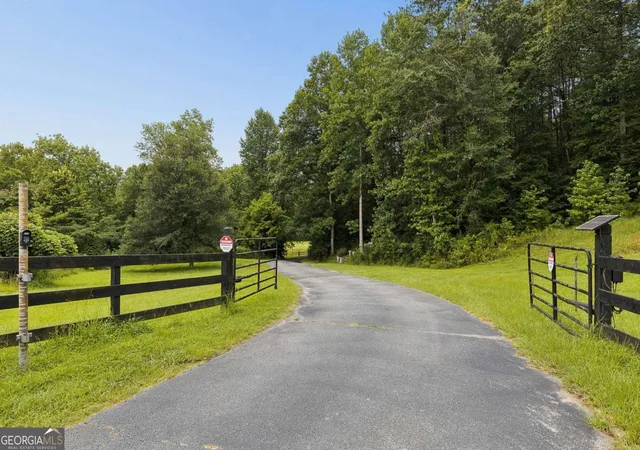 Photo 1 of House for sale at 1736 Harmony Grv Church Rd, Acworth, GA 30101 | MLS# 10828824 | Listing updated on 2026-10-29