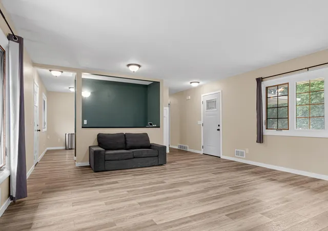 3rd image of 1429 Windemere Dr Ne, Minneapolis, MN 55421 | MLS# 7108787