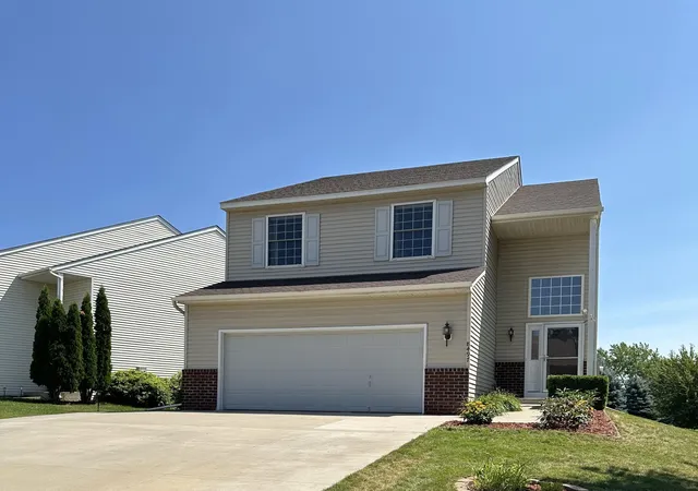 Photo 3 of Single family home for sale at 8497 Savanna Oaks Ln, Saint Paul, MN 55125 | MLS# 7122270 | Listing updated on 2026-08-25