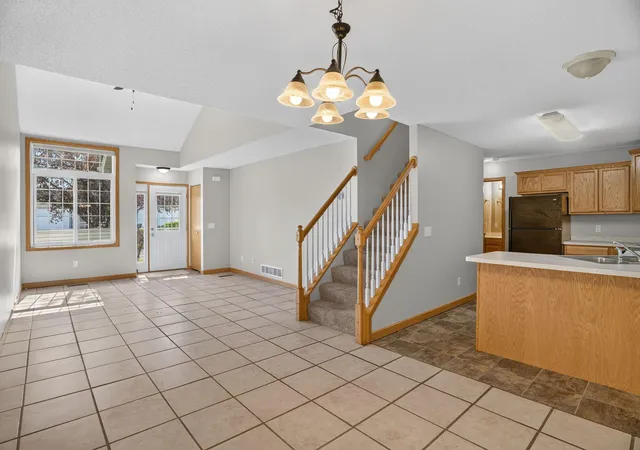 4th image of 3536 Genevieve Ave N, Saint Paul, MN 55128 | MLS# 7124656
