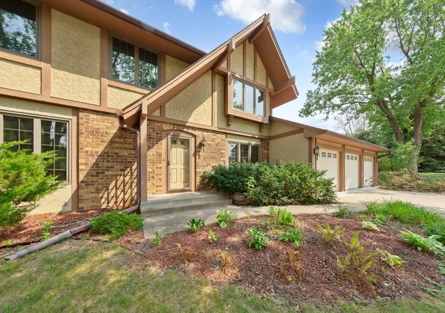 3rd image of 14613 Carriage Ln, Burnsville, MN 55306 | MLS# 7127469